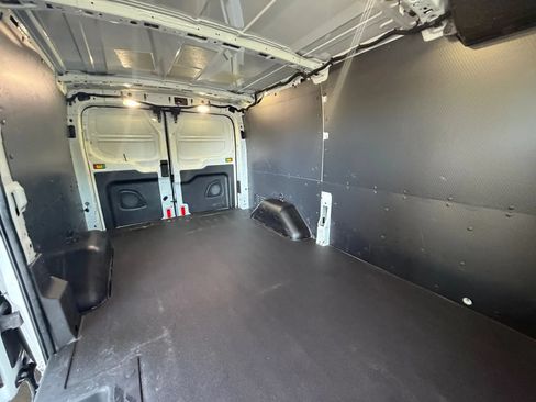 Used 2018 Ford Transit 250 130 Low Roof RWD image 16