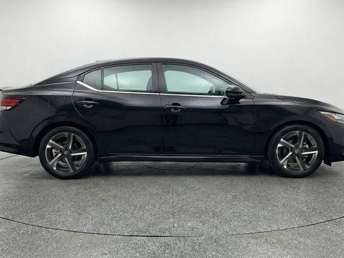 Used 2025 Nissan Sentra SV image 11