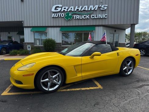 Used 2013 Chevrolet Corvette Convertible RWD image 2