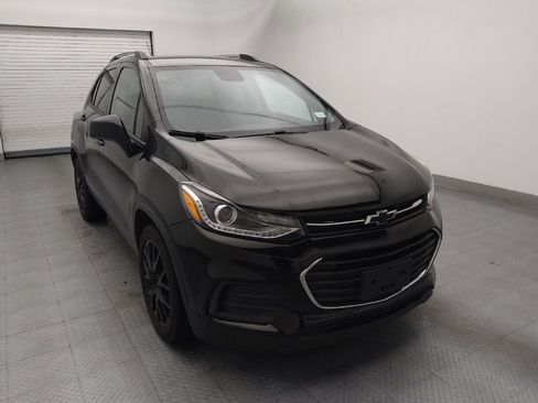 Used 2020 Chevrolet Trax LT w/ Driver Confidence Package FWD image 13