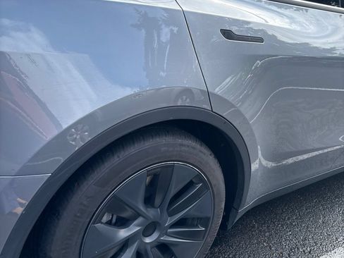 Used 2024 Tesla Model Y Long Range AWD/4WD image 7