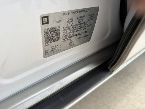 Used 2018 Buick Enclave Essence w/ Trailering Package FWD image 31