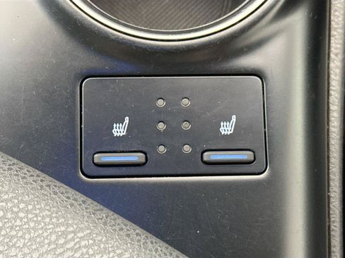 Used 2018 Toyota Camry XSE FWD image 7