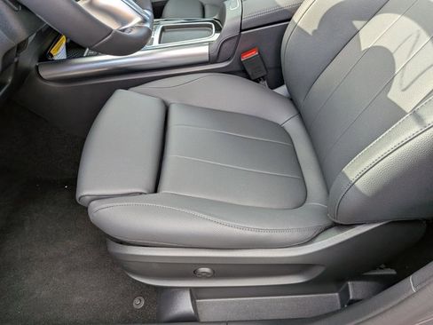 Used 2026 Mercedes-Benz GLA 250 image 4