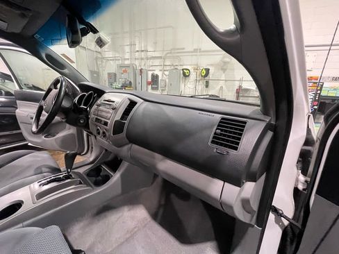 Used 2011 Toyota Tacoma 4x4 Double Cab w/ TRD Sport Pkg image 14