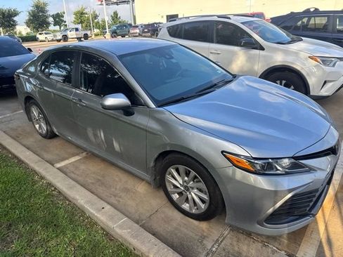 Used 2024 Toyota Camry LE FWD image 2