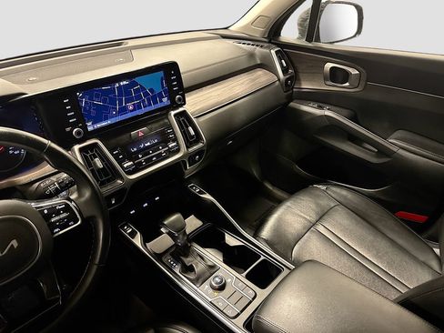 Used 2022 Kia Sorento S w/ Panoramic Sunroof Package image 30