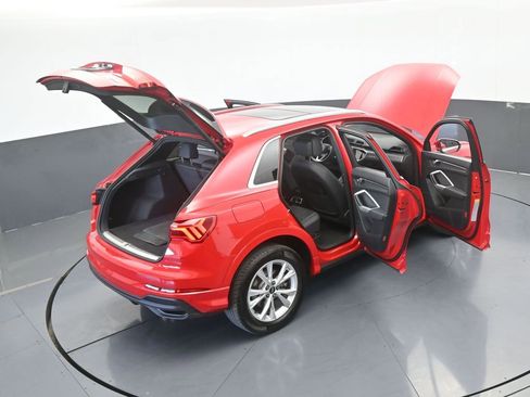 Used 2025 Audi Q3 2.0T Premium image 63