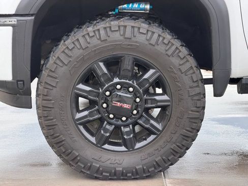 Used 2024 GMC Sierra 3500 AT4 w/ AT4 Premium Plus Package AWD/4WD image 3