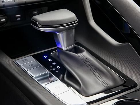 Used 2024 Hyundai Elantra SEL w/ Convenience Package image 19