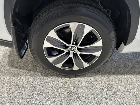 Certified 2026 Toyota Highlander XLE AWD/4WD image 22
