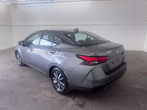 Used 2021 Nissan Versa SV FWD image 7