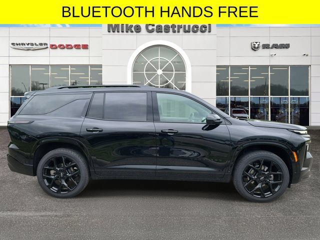 Used 2025 Chevrolet Traverse RS w/ LPO, Floor Liner Package AWD/4WD image 3