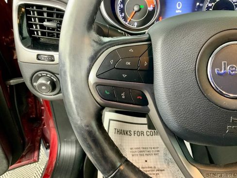 Used 2020 Jeep Cherokee Limited AWD/4WD image 24