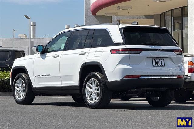 Used 2024 Jeep Grand Cherokee Laredo X RWD image 6