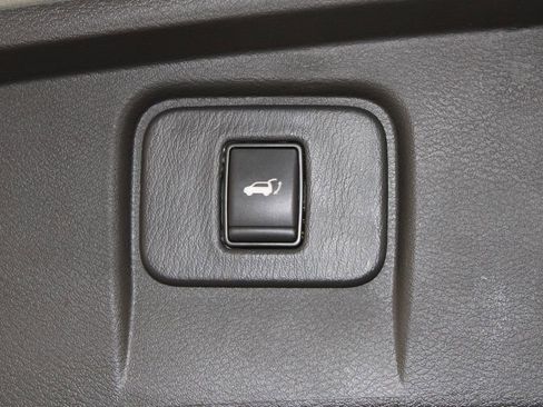 Used 2024 Nissan Murano SL image 16