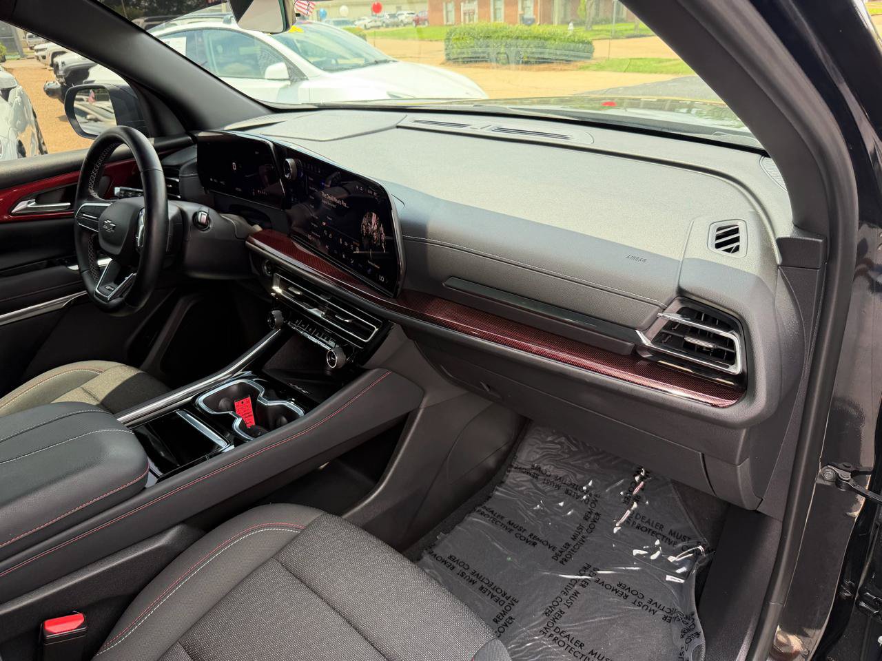 Used 2024 Chevrolet Traverse Z71 AWD/4WD image 17