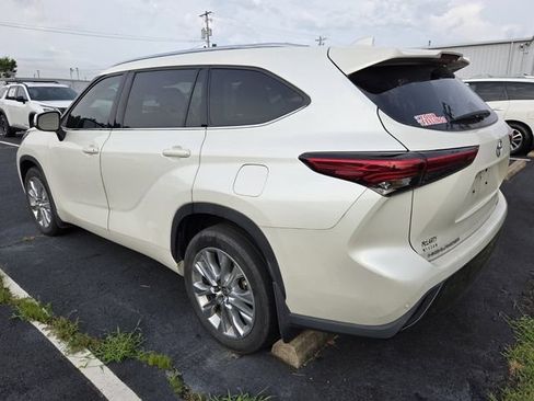 Used 2020 Toyota Highlander Limited FWD image 9