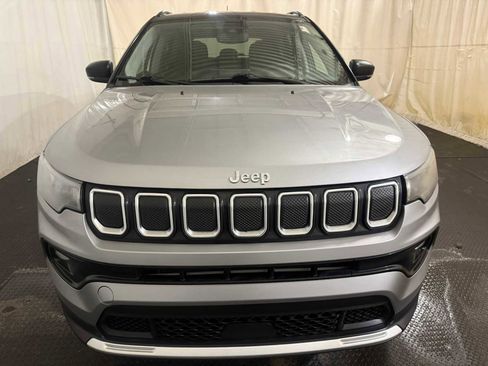 Used 2022 Jeep Compass Limited image 3