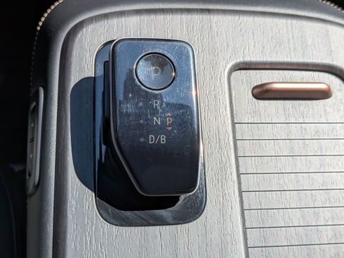 Used 2023 Nissan Ariya FWD image 26