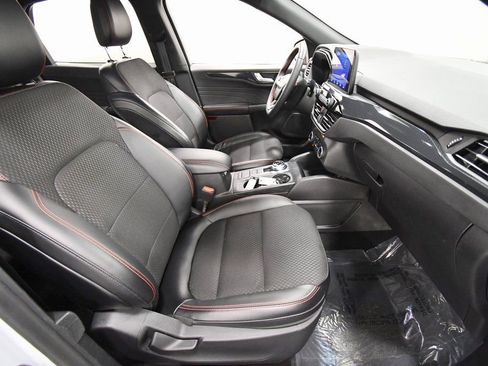 Used 2025 Ford Escape ST-Line Select image 18
