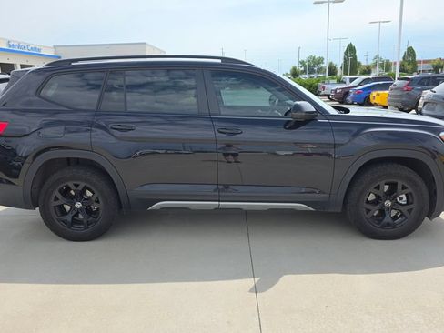 Used 2024 Volkswagen Atlas Peak Edition SEL AWD/4WD image 6