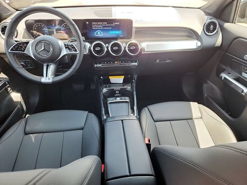 New 2025 Mercedes-Benz GLB 250 image 14