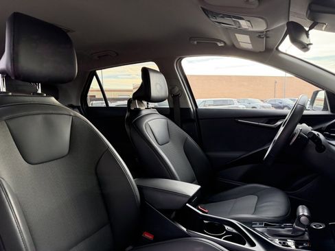 Used 2024 Kia Niro EX image 41