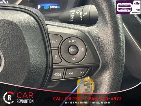 Used 2021 Toyota Corolla LE FWD image 26