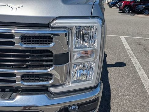 Used 2024 Ford F250 XLT AWD/4WD image 9