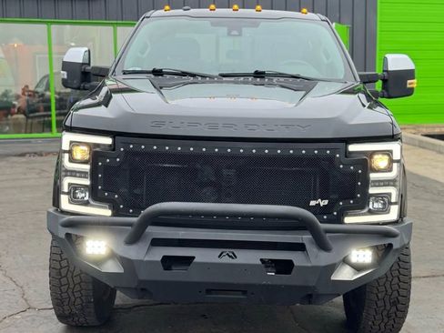 Used 2017 Ford F350 Lariat w/ Lariat Ultimate Package image 3