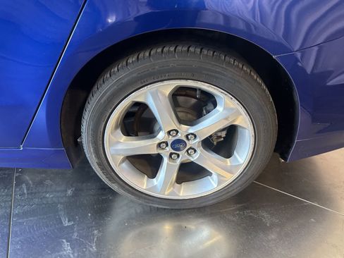 Used 2015 Ford Fusion SE w/ Equipment Group 201A image 8