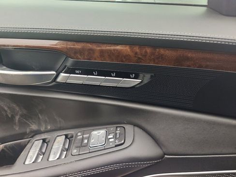 Used 2017 Genesis G90 5.0 Ultimate image 7