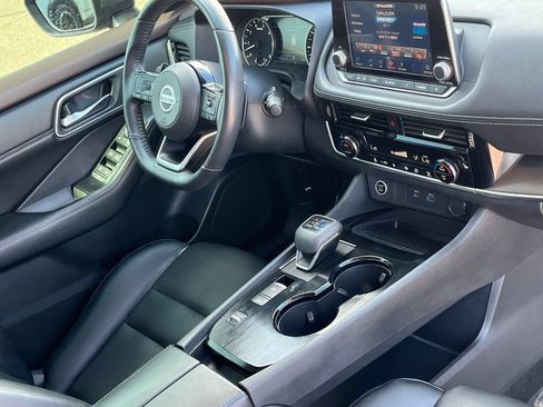 Used 2021 Nissan Rogue SV w/ Premium Package FWD image 9