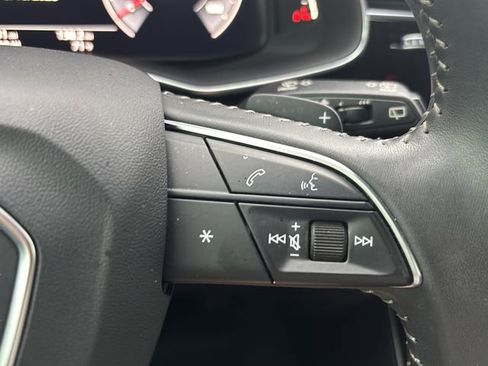 Used 2019 Audi Q8 Premium Plus w/ Premium Plus image 25