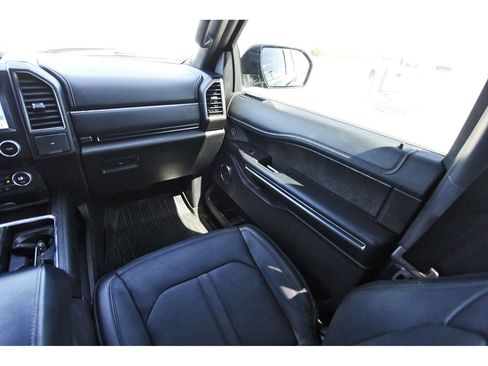Used 2019 Ford Expedition Limited w/ Equipment Group 301A RWD image 10
