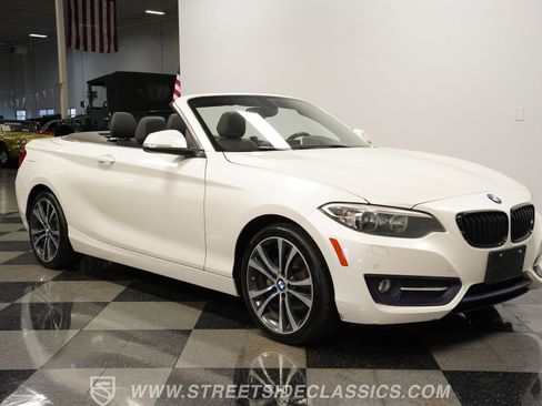 Used 2017 BMW 230i Convertible image 16