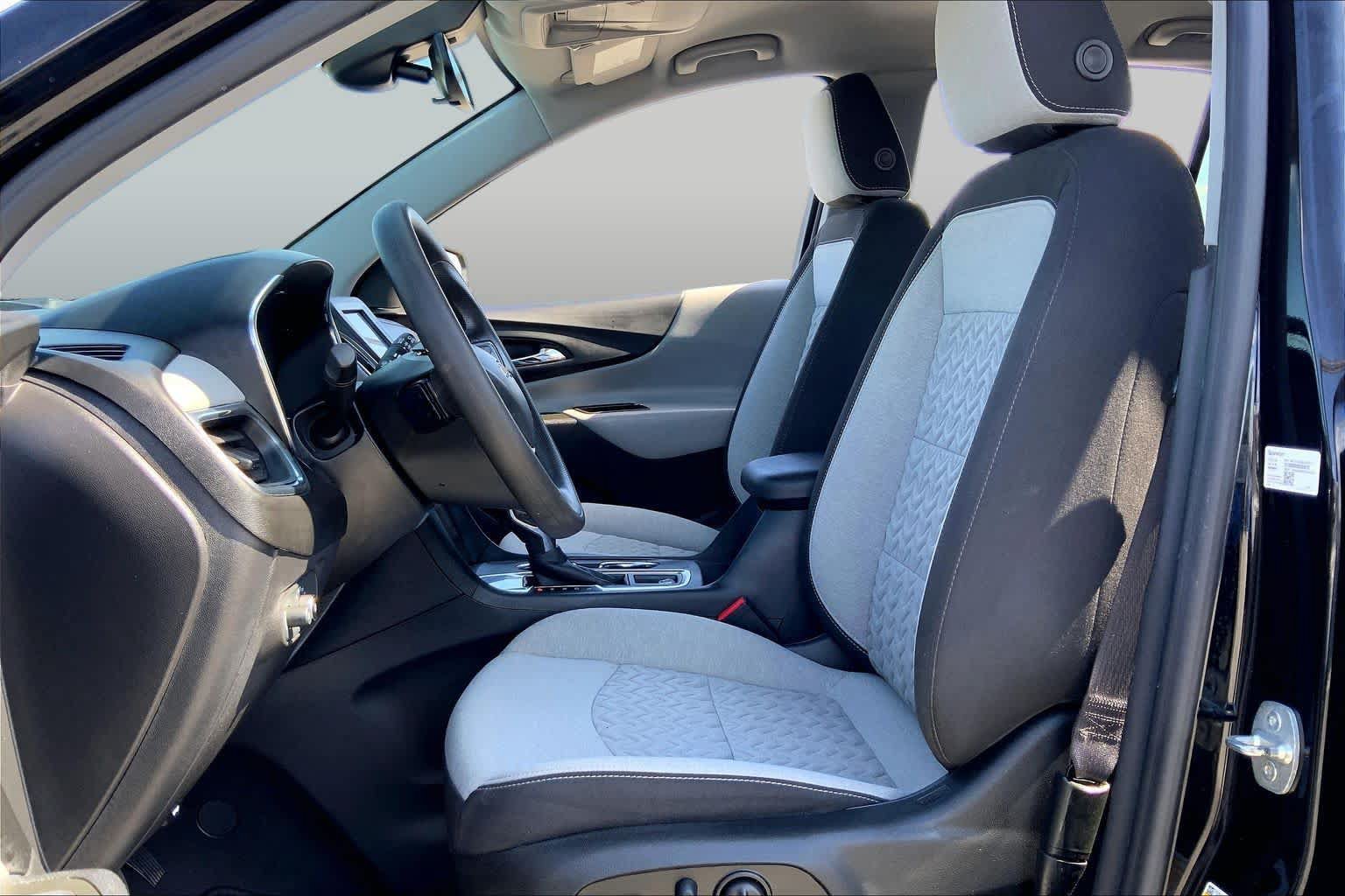 Used 2023 Chevrolet Equinox LS w/ LS Convenience Package FWD image 8