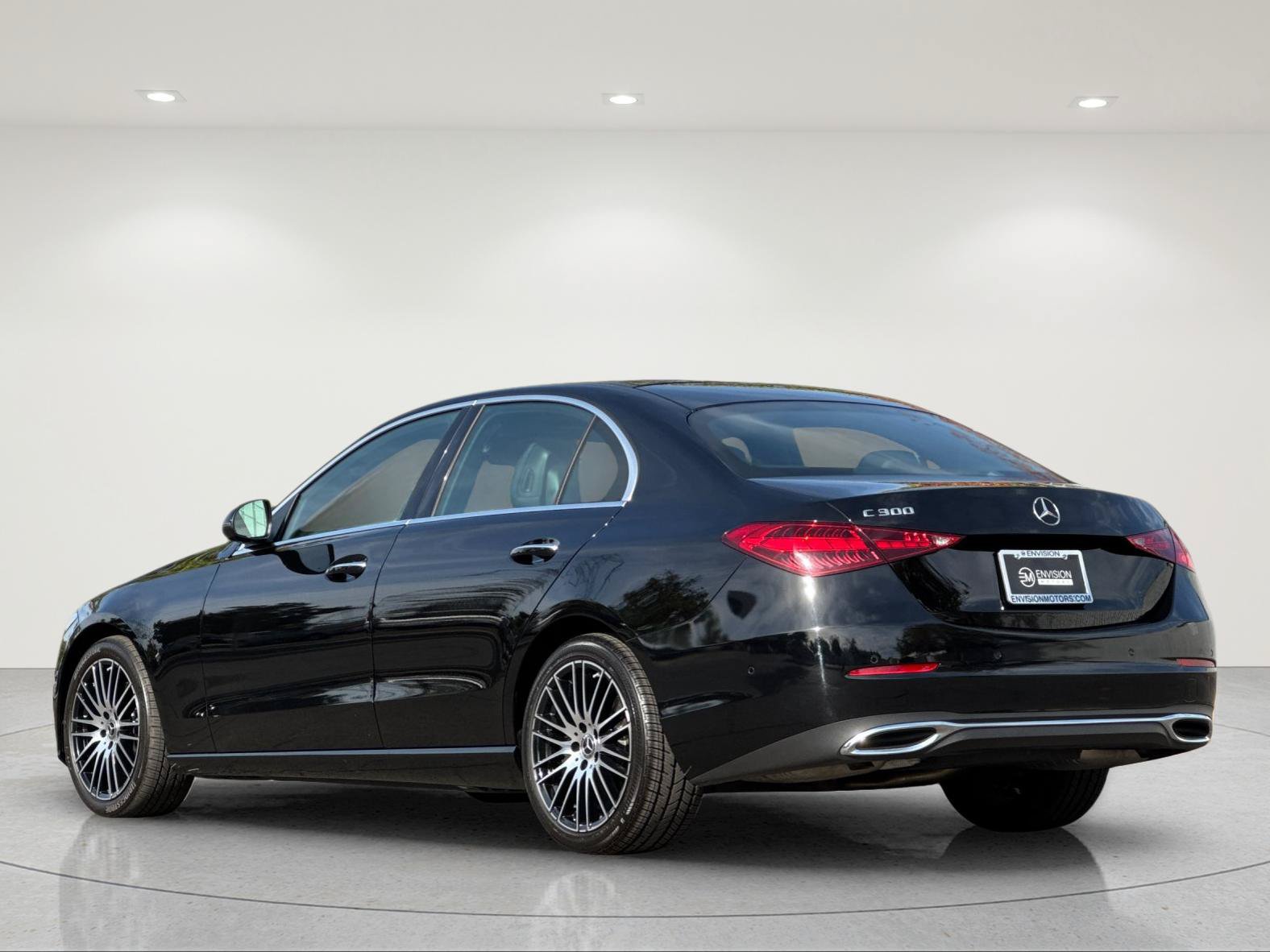 Used 2024 Mercedes-Benz C 300 Sedan image 3