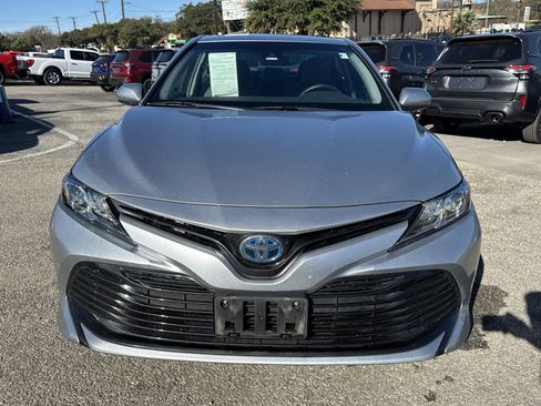 Used 2018 Toyota Camry LE image 8
