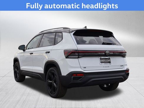New 2026 Volkswagen Taos SE image 6