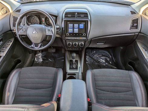 Used 2024 Mitsubishi Outlander Sport 2.0 SE image 15