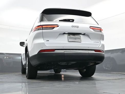 Used 2023 Jeep Grand Cherokee L Laredo RWD image 32