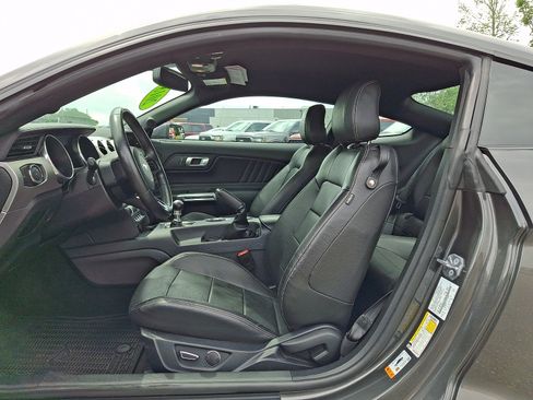 Used 2018 Ford Mustang GT Premium RWD image 13