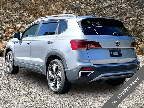 Used 2024 Volkswagen Taos SE AWD/4WD image 10