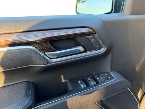 Used 2025 Chevrolet Silverado 1500 LT image 18