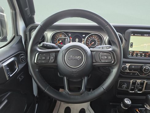 Used 2021 Jeep Gladiator Sport AWD/4WD image 16