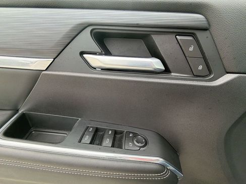 Used 2025 GMC Acadia Elevation image 28