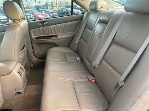 Used 2004 Toyota Camry LE image 19