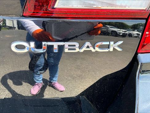 Used 2019 Subaru Outback 2.5i Limited AWD/4WD image 5
